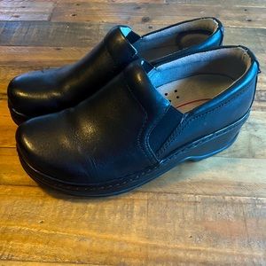 Comfy Black Klogs